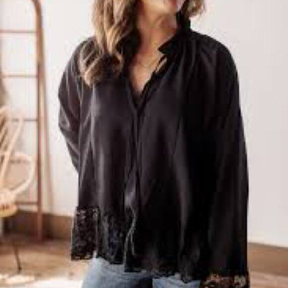559 UMGEE BLACK LACE TASSEL BLOUSE - Picture 1 of 7